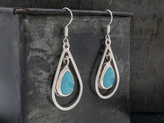 Hanging Turquoise Teardrop Earring