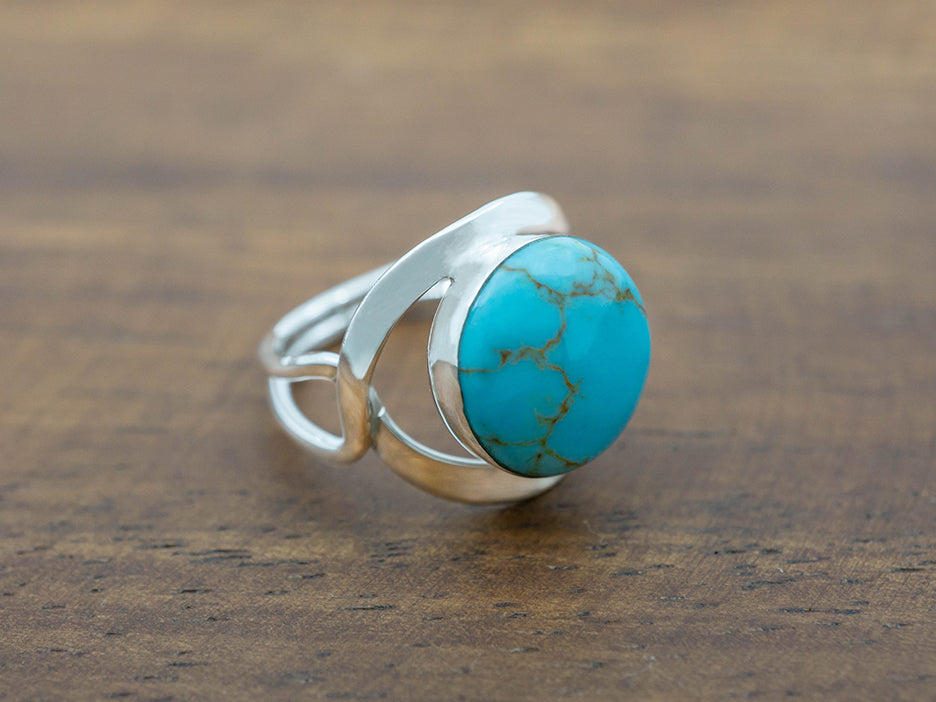 Round Frame Ring W/ Turquoise